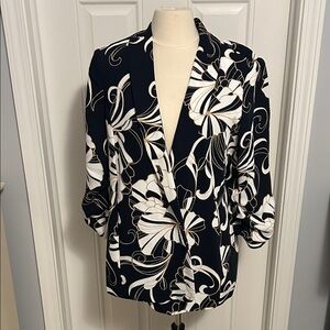 Chico's Navy, Cream, beige outline Floral Jacket women’s size 2.5 (14) like new